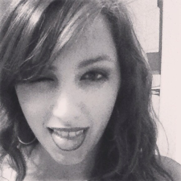 Profile Picture of Jessica Higdon (@jessicashea42) on Poshmark
