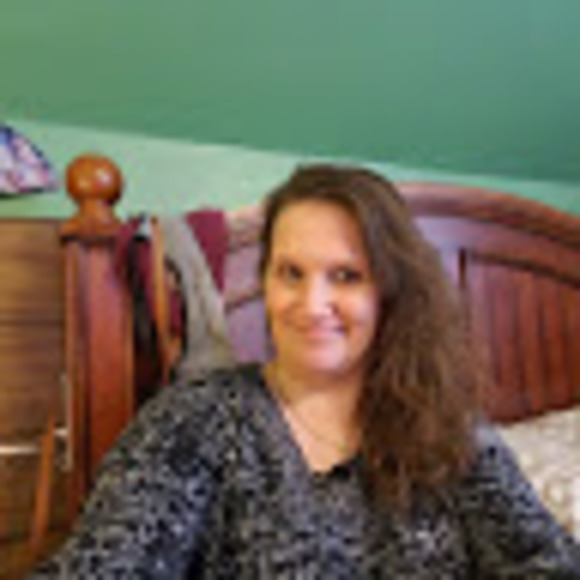 Profile Picture of Trudy Thomas (@trudyl6971) on Poshmark