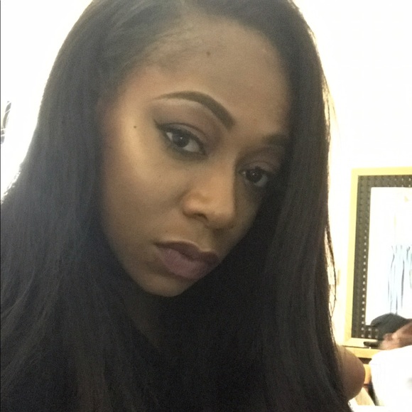 Profile Picture of Skye Grimes (@skyedevine) on Poshmark