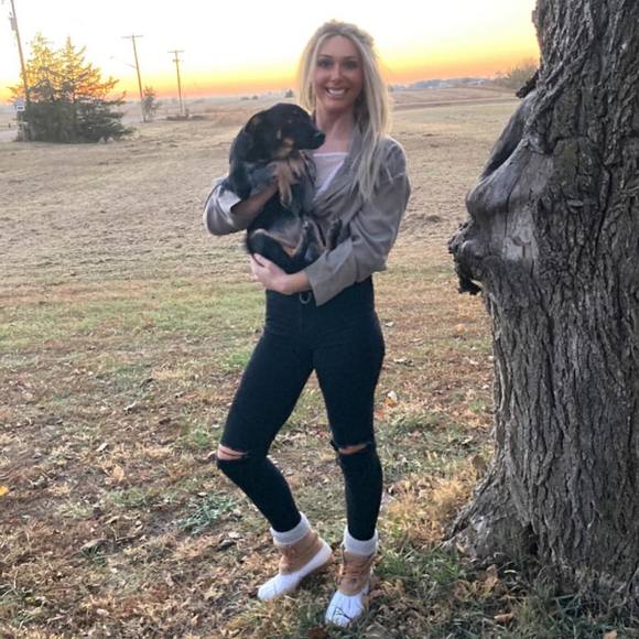 Profile Picture of Rachael Wahlen (@rw3142) on Poshmark