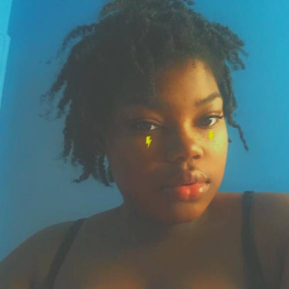 Profile Picture of Brianna Hurston (@pinkhershey) on Poshmark