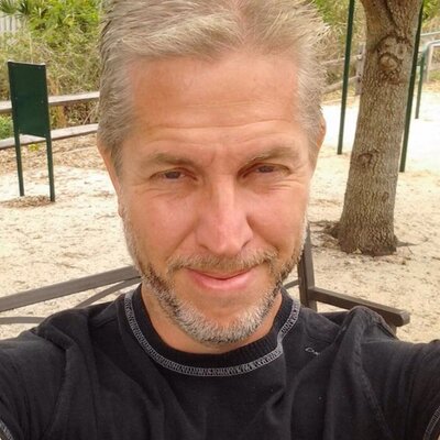 Profile Picture of William Paisley (@@YourPocketGuru) on Twitter