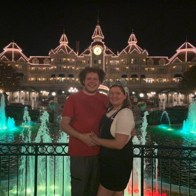 Profile Picture of Elliott & Joanna On Main Street (@EandJOnMainSt) on Twitter