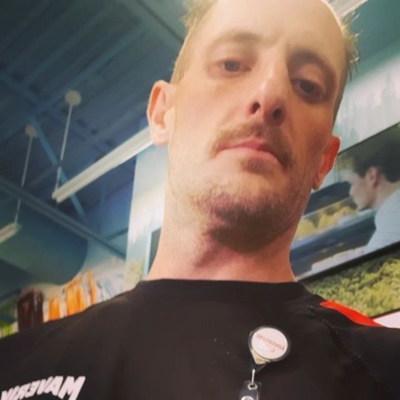 Profile Picture of Chris Tueller (@tuellerchris) on Poshmark