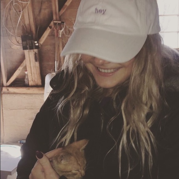Profile Picture of Nicole Novack (@gigglynicole) on Poshmark