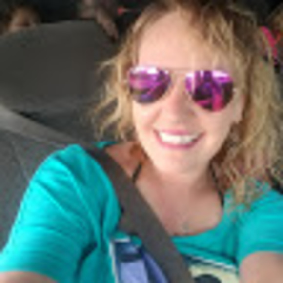 Profile Picture of Terri lynn Davison (@ckbl8912) on Poshmark