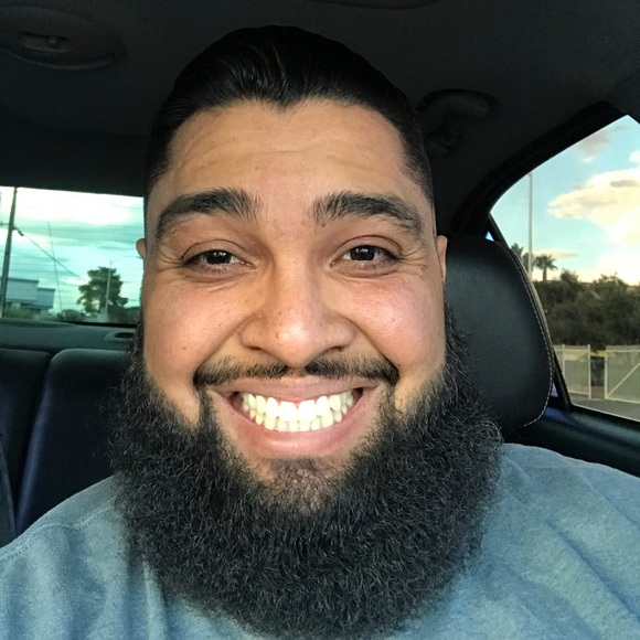 Profile Picture of Roberto Saenz (@robdogoo420) on Poshmark