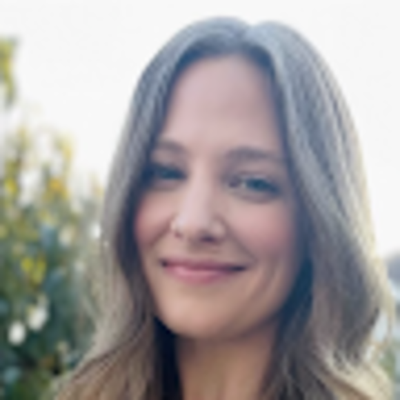 Profile Picture of Kate Catherall (@kate_cath) on Poshmark