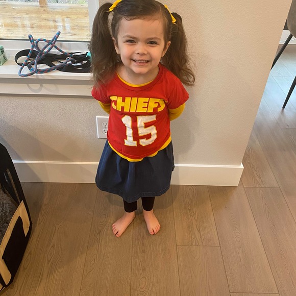 Profile Picture of Danielle Clarensau (@dclarensau) on Poshmark