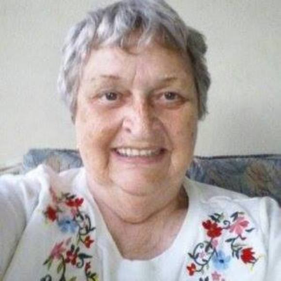 Profile Picture of Lori Allen (@kupuna96815) on Poshmark