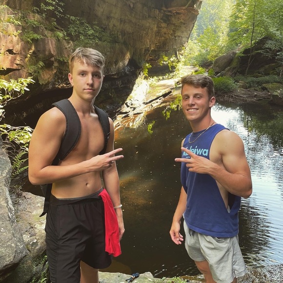 Profile Picture of Andrew Bales (@aacoleb) on Poshmark