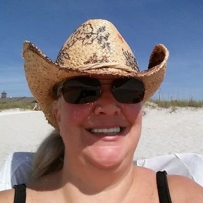 Profile Picture of Deborah  McMaster (@debbiedo4365) on Twitter