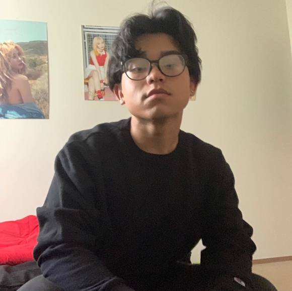 Profile Picture of James Vongdeuane (@bukjames) on Poshmark