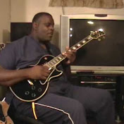 Profile Picture of Mike Moe (@preshamoore) on Youtube