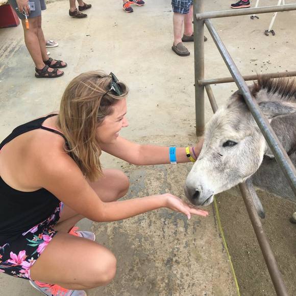 Profile Picture of Carly Ross (@carlyroo12) on Poshmark