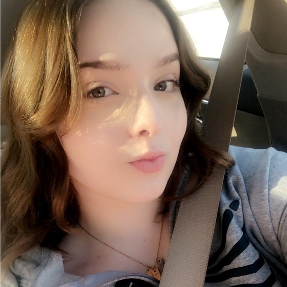 Profile Picture of Kiersten Harvey (@kierstenharv153) on Poshmark