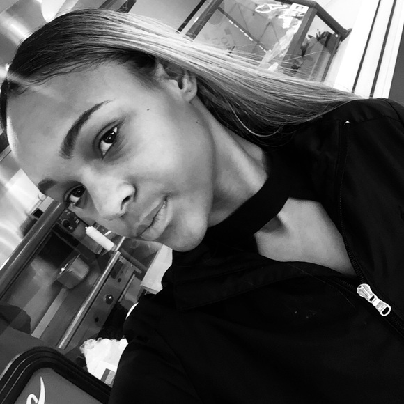 Profile Picture of Chakia Trotter (@kiaquinn) on Poshmark