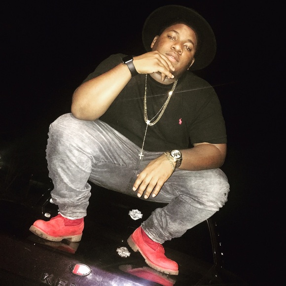 Profile Picture of Kenneth Lamar (@keno_lusty) on Poshmark
