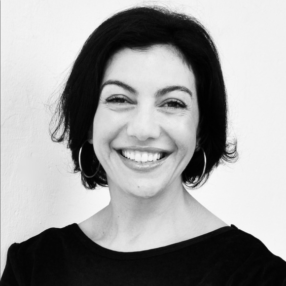 Profile Picture of Tracey Hannelly (@traceyhannelly) on Poshmark