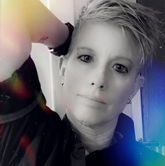 Profile Picture of Sandy Mcgray (@sandymcgray) on Poshmark