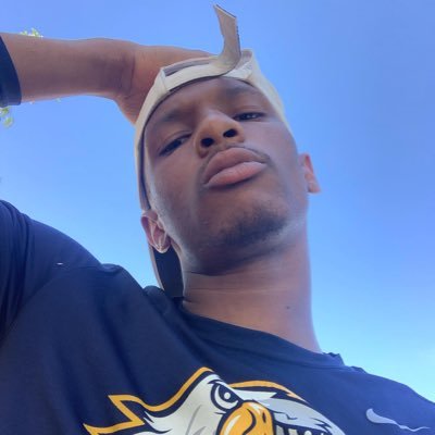 Profile Picture of Samuel McDade (@2amprayer) on Twitter