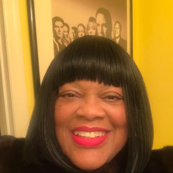 Profile Picture of Gloria Walker (@gogocalling1) on Poshmark