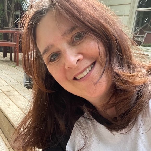 Profile Picture of Karla Wickerham (@karlawickerham) on Poshmark