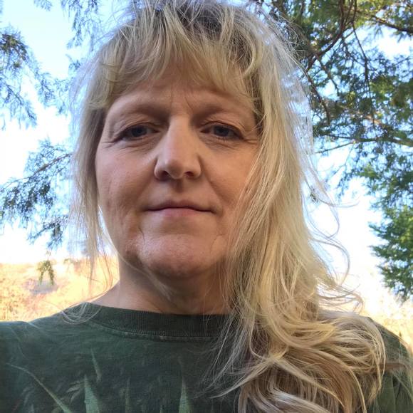 Profile Picture of April Libby-coleman (@tiggerbg1) on Poshmark