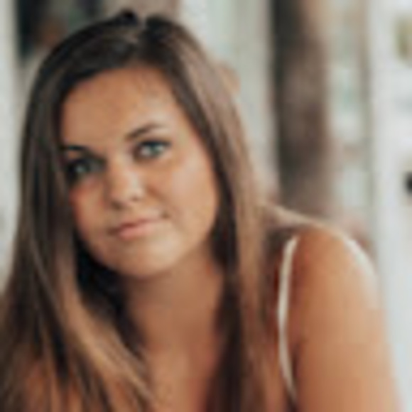 Profile Picture of Jesselyn Joy (@jesselynjoy) on Poshmark