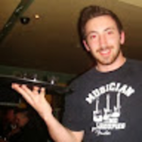 Profile Picture of Zach Weinberg (@zach_weinberg) on Poshmark