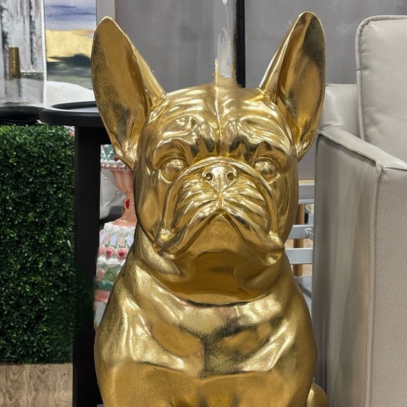 Profile Picture of Kim Manghise (@kimandvinnie) on Poshmark