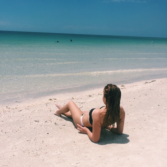 Profile Picture of Ashtyn Probus (@ashtynprobus) on Poshmark