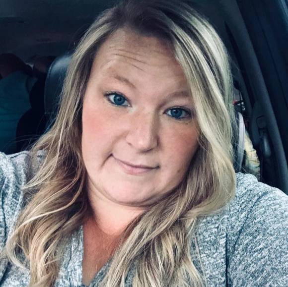 Profile Picture of Stephanie Markie (@stephmatt23) on Poshmark