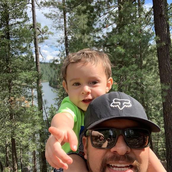 Profile Picture of Alex Zambrano (@alexzsmbrano21) on Poshmark