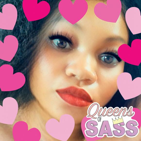 Profile Picture of Shenelle Shenelle (@fearlessdiva21) on Poshmark