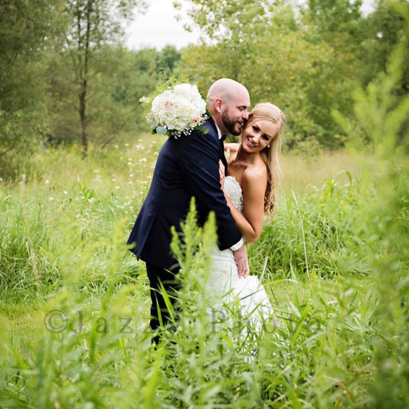 Profile Picture of A Barry (@deeriat225) on Poshmark