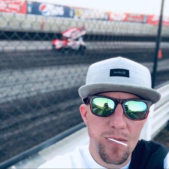 Profile Picture of James Cassel (@jamescassel) on Poshmark