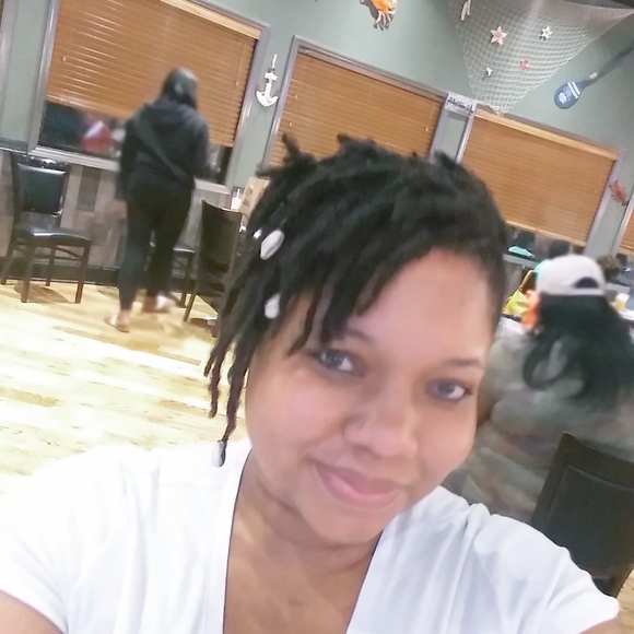 Profile Picture of Constance Williams phillips (@cdwp) on Poshmark