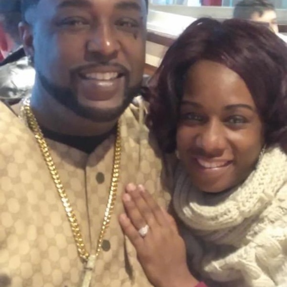 Profile Picture of Amanda Chambers (@paidlikeamanda) on Poshmark