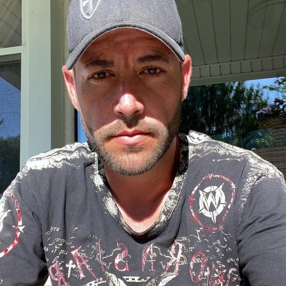 Profile Picture of Doug Holbrook (@dougholbrook) on Poshmark