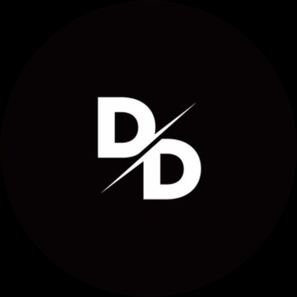 Profile Picture of Adrian Robin (@usernamedidi) on Poshmark