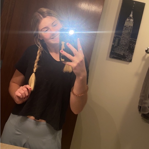 Profile Picture of Sophia Walters (@sophiawalters) on Poshmark