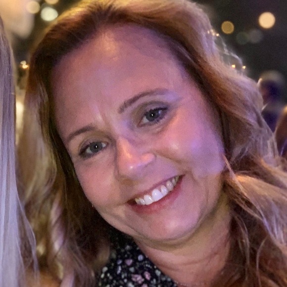 Profile Picture of Connie Speciale (@hooper63) on Poshmark