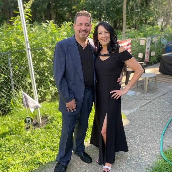 Profile Picture of Robert Bastardo (@giantrob99) on Poshmark