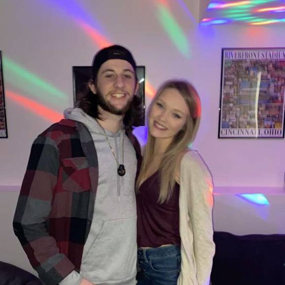 Profile Picture of Carlie Conway (@carlieconway) on Poshmark