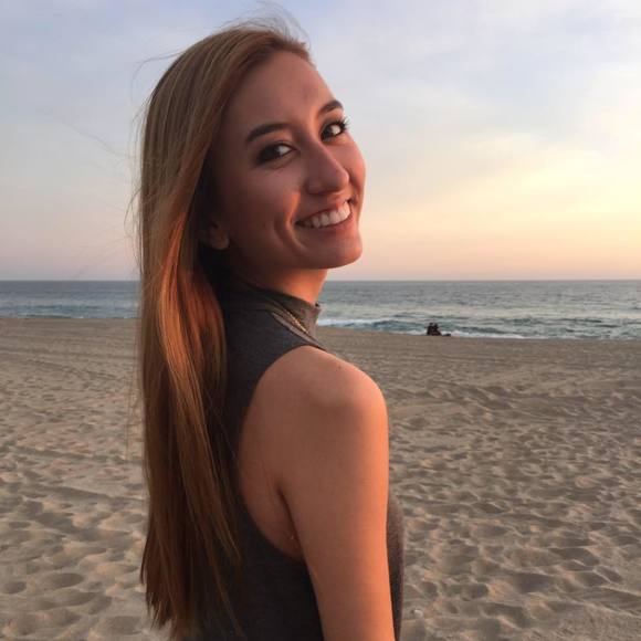 Profile Picture of Mika Inoue (@mikawindy) on Poshmark