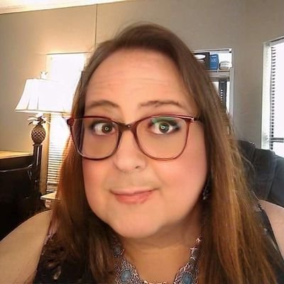 Profile Picture of Jennifer Hamilton (@TshirtInked) on Twitter