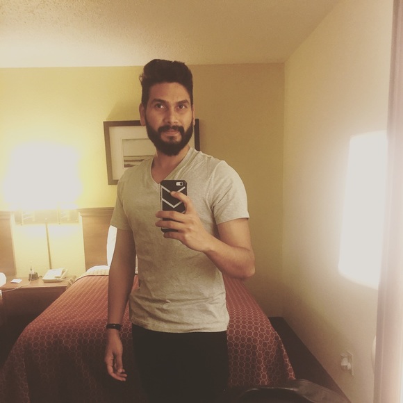 Profile Picture of Sudeep Singhal (@sudeep90) on Poshmark