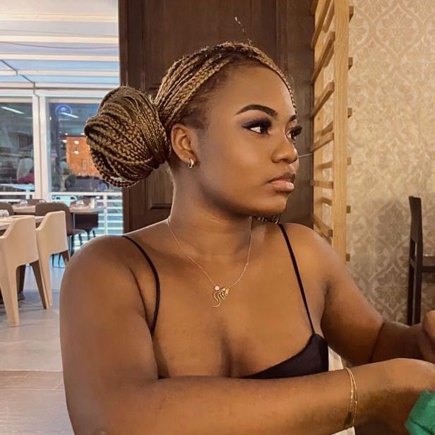 Profile Picture of 𝐂 𝐇 𝐄 𝐋 𝐋 𝐄 🧞‍♀️. (@michellebelock1) on Tiktok