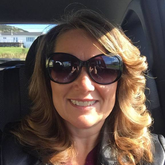 Profile Picture of Lisa Hull (@lisahull_1) on Poshmark
